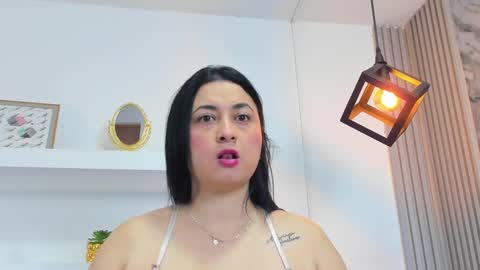 bella_lynx online show from October 6, 11:05 am