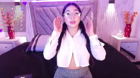 bella_martini_ online show from May 7, 12:31 pm