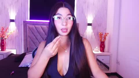 bella_martini_ online show from May 8, 12:41 pm