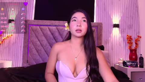 bella_martini_ online show from May 13, 4:35 pm