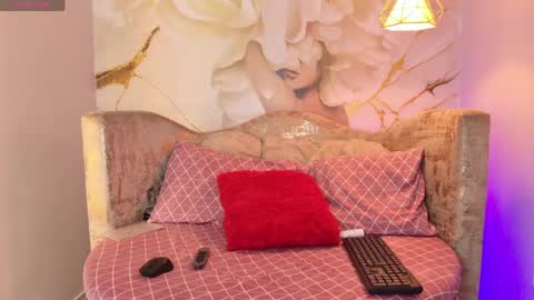 BELLA online show from May 3, 4:05 am
