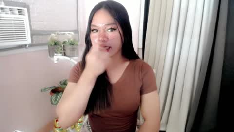 bella_ngo online show from July 23, 2:31 am