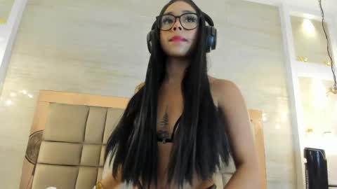  BELLA  online show from May 25, 3:05 am