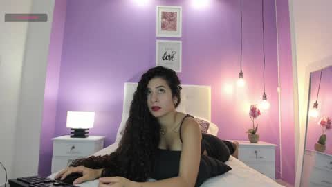 Snapshot of bella_ponce1 chatting on January 4, 3:07 pm Bella Ponce online show from January 4, 3:07 pm