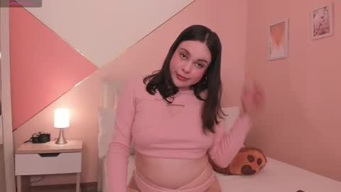 Snapshot of bella_rousee__ chatting on October 27, 11:21 pm Bella Rouse online show from October 27, 11:21 pm