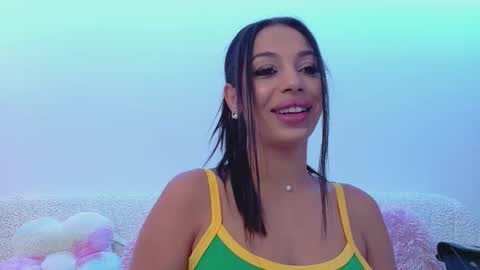 Bella online show from October 9, 8:02 pm