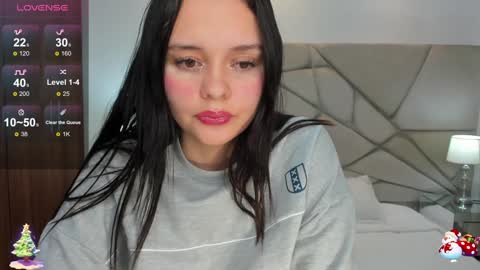  Bella Hadid  online show from December 30, 1:04 am