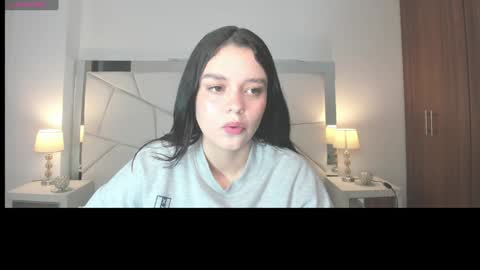  Bella Hadid  online show from January 3, 4:16 pm
