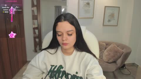  Bella Hadid  online show from January 28, 11:28 am