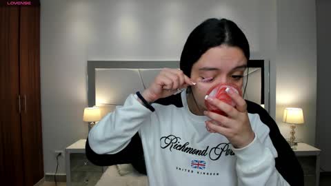  Bella Hadid  online show from February 1, 11:21 am