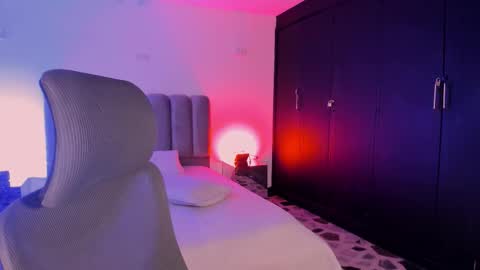 bellaastorm online show from November 14, 9:48 pm