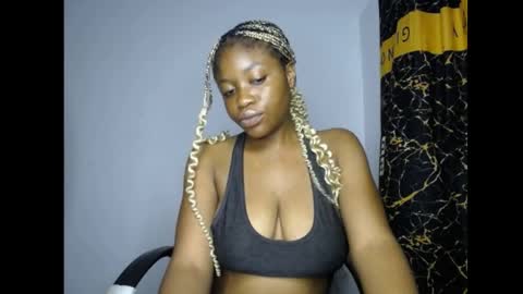 bella online show from May 4, 11:29 pm