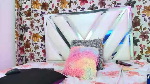 BELLA online show from October 9, 10:58 pm