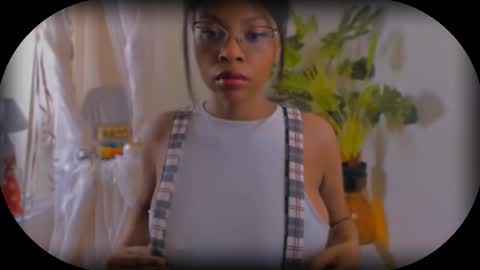 Bellah Blakes-Sarah Scrumptious Lee online show from September 15, 7:05 am