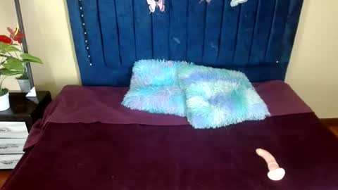 bellaceleste18 online show from October 9, 7:18 pm