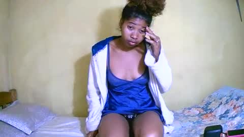 bellaena online show from October 11, 12:04 am