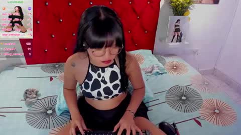 bellagreen_ online show from September 21, 10:08 pm