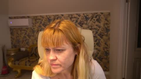 Bella online show from April 3, 1:09 pm