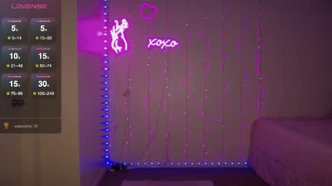 Bella Monroe online show from May 6, 5:00 am