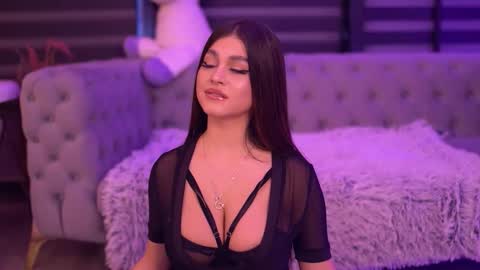 Bella online show from September 26, 6:05 pm