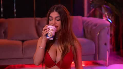 Bella online show from February 28, 6:51 pm