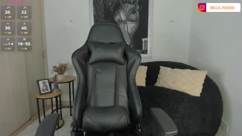 CALL ME BELLA online show from March 3, 1:55 am