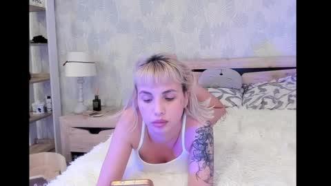 Snapshot of bellaseein chatting on December 24, 8:16 pm Bella Seen online show from December 24, 8:16 pm