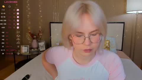 Bella online show from November 29, 1:09 am