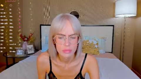 Bella online show from June 20, 1:09 am