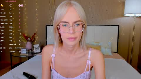 Bella online show from May 16, 2:03 am