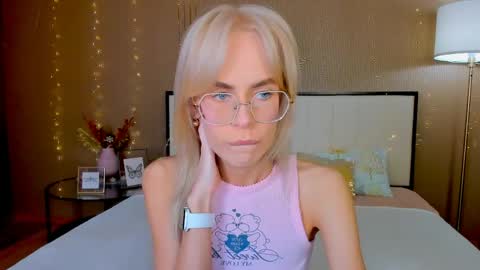 Bella online show from May 14, 1:11 am