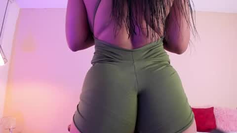 Bella Wild online show from April 5, 12:15 pm