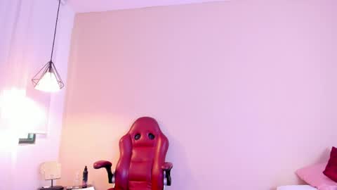 Bella Wild online show from April 9, 12:10 pm