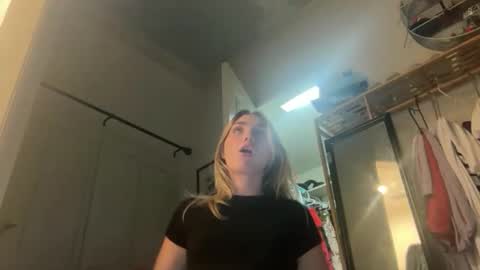 Bella 3 online show from May 6, 6:28 am