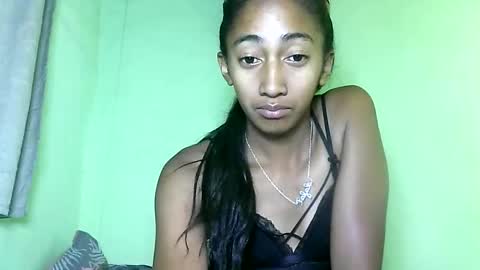 belle_annah online show from April 4, 6:51 pm