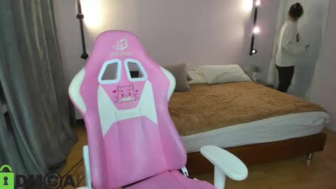 Belle online show from November 10, 1:11 am