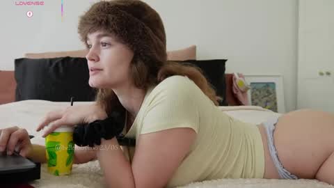BELLE   online show from May 24, 3:38 am