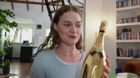 BELLE   online show from January 1, 3:34 am