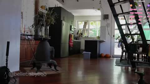 BELLE   online show from February 15, 5:43 am