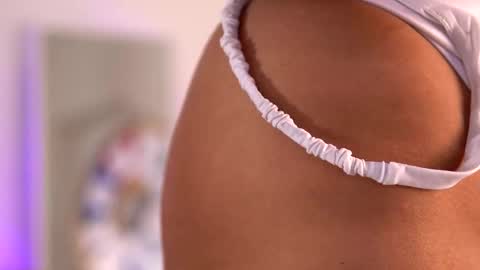 Belle online show from February 20, 6:37 am