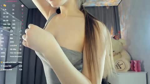Bella online show from April 30, 8:47 pm