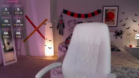 Bella online show from November 2, 2:04 am