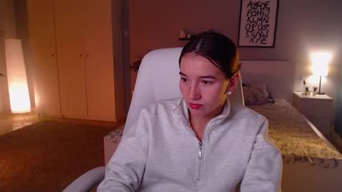 Bella online show from October 12, 1:08 am