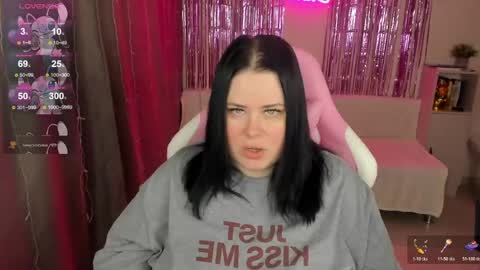 LinaBoo online show from May 1, 9:45 am