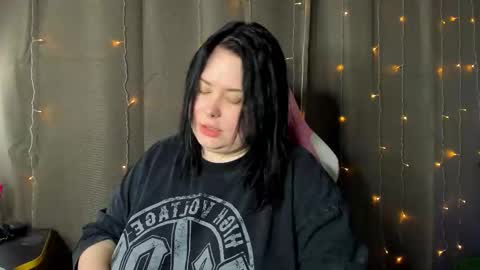 LinaBoo online show from October 26, 8:15 pm