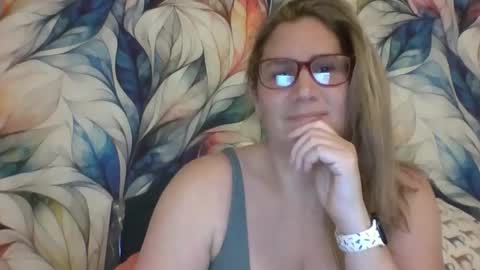 Snapshot of bendybecky69 chatting on January 9, 2:54 am Becky online show from January 9, 2:54 am
