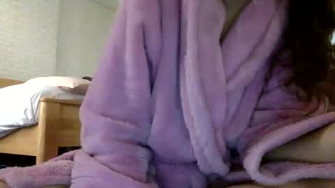 Snapshot of bermudatriangle12 chatting on March 5, 1:21 am tixxie online show from March 5, 1:21 am