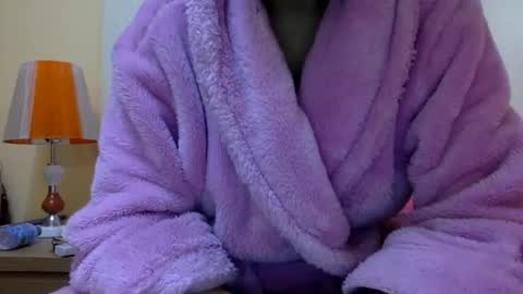 Snapshot of bermudatriangle12 chatting on January 29, 3:54 am tixxie online show from January 29, 3:54 am