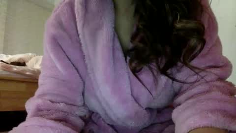 Snapshot of bermudatriangle12 chatting on March 3, 1:17 am tixxie online show from March 3, 1:17 am