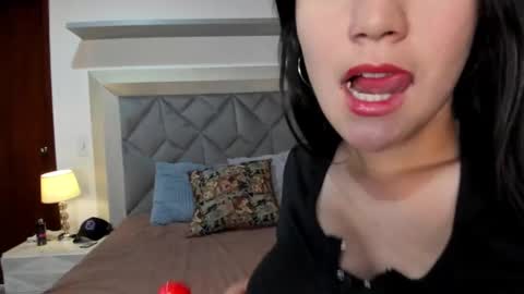 Berry Glow  online show from September 25, 10:07 pm